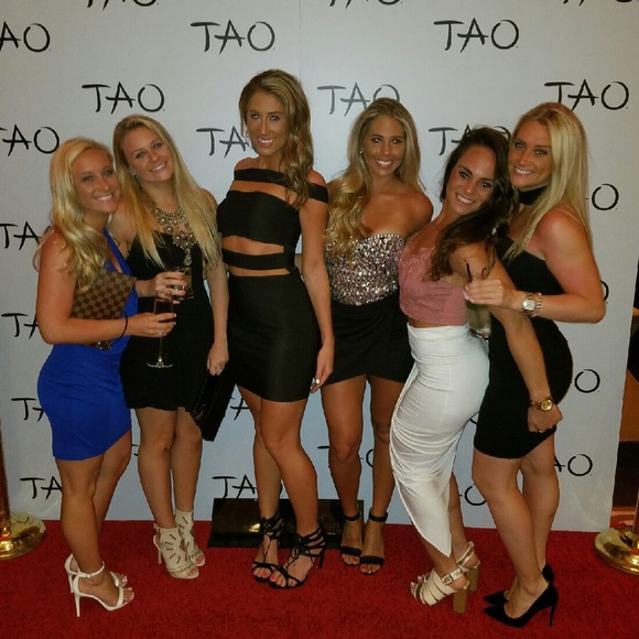 Meet your Posher, Christina - Picture 3 of 3