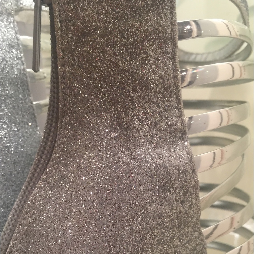 Sexy Silver Shimmer Stiletto Heels! - Picture 5 of 5