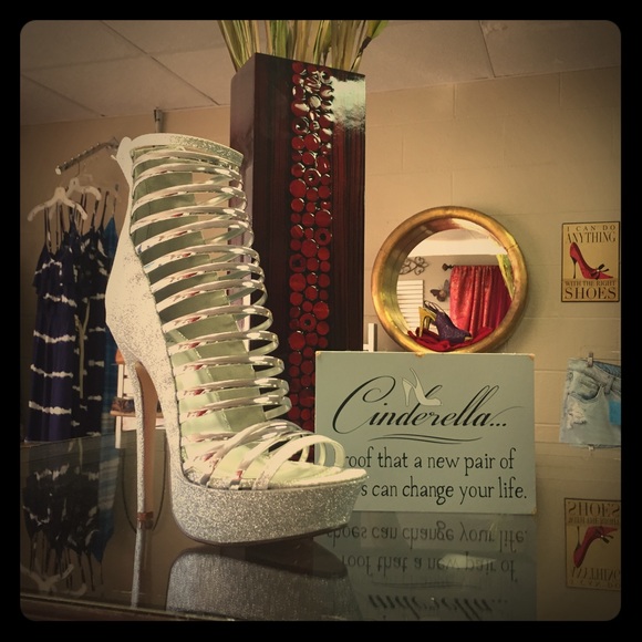 Sexy Silver Shimmer Stiletto Heels! - Picture 2 of 5