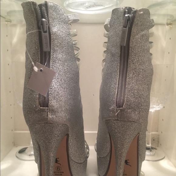Sexy Silver Shimmer Stiletto Heels! - Picture 4 of 5