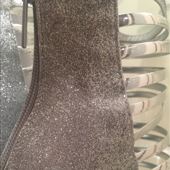 Sexy Silver Shimmer Stiletto Heels! - Picture 5 of 5