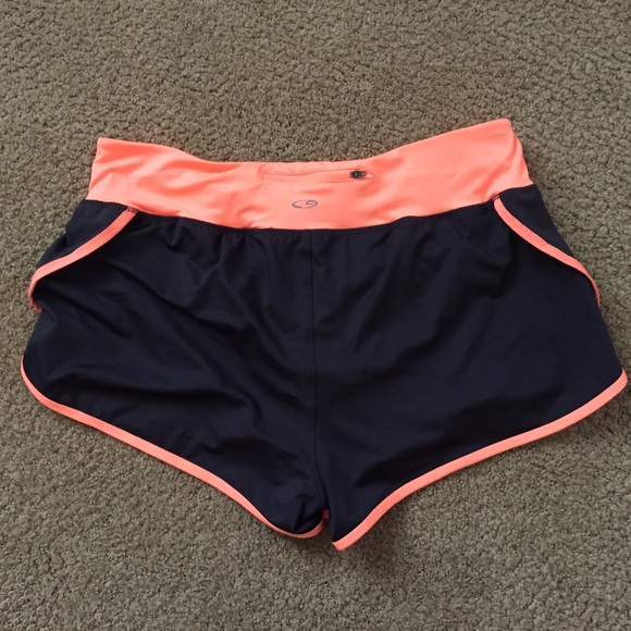 Champion running shorts - Picture 2 of 3