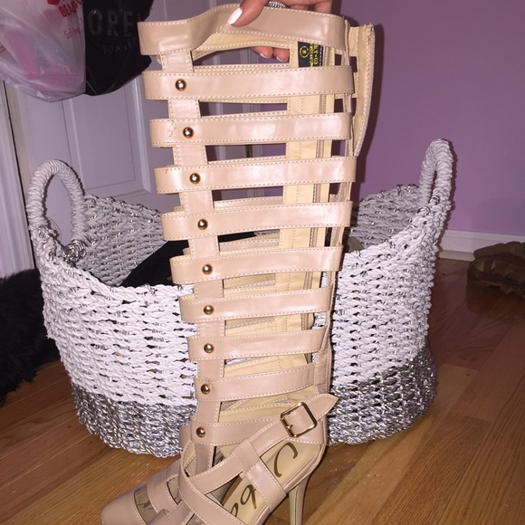 Knee high never worn heels - Picture 2 of 3