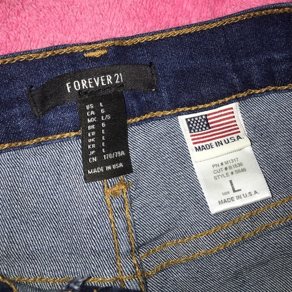 Shorts - Picture 3 of 3