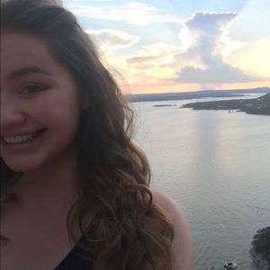 Meet your Posher, Alondra