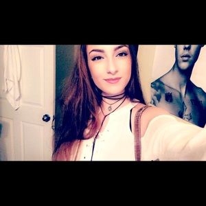 Meet your Posher, Emina