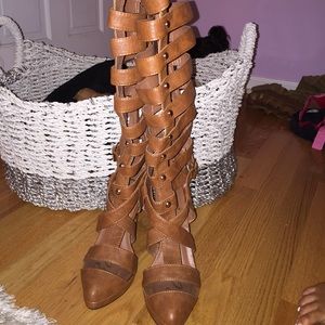 New knee high heels from nasty gal