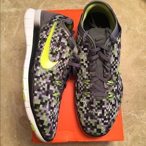 SOLD--NEW Nike Women's Running Shoe NWOT