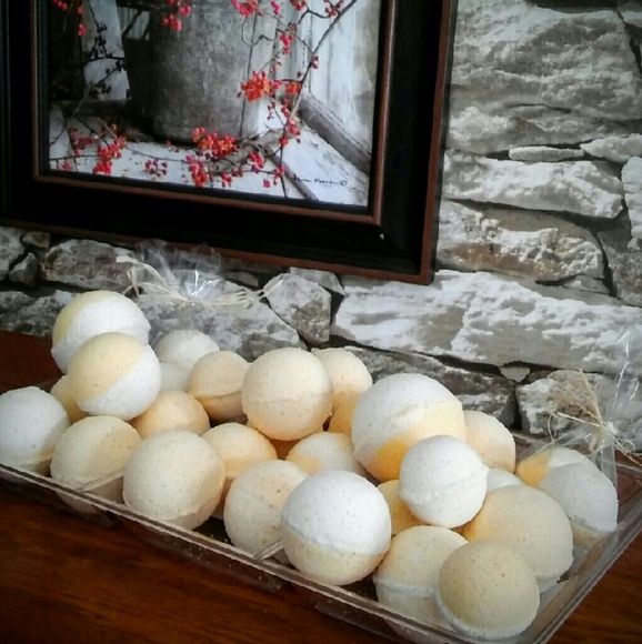 "Banana" 3 Bath Bombs
