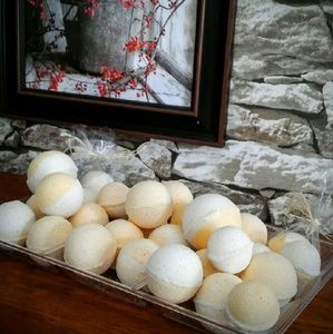 "Banana" 3 Bath Bombs