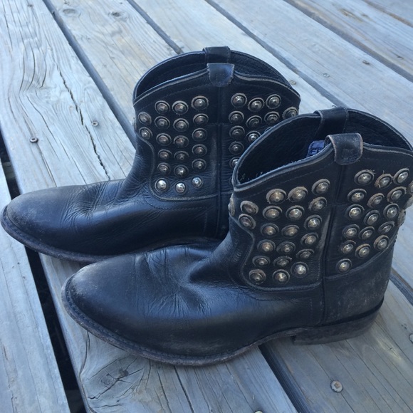 Frye Wyatt Disc short ankle boot