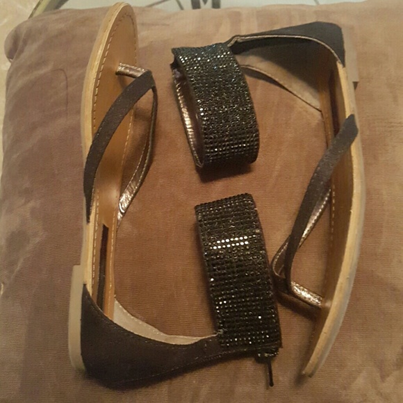 CUTE ANKLE STRAP SANDALS! - Picture 2 of 4