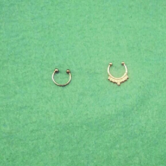 2 Faux Nose Rings - Picture 1 of 1
