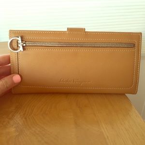 Salvatore Ferragamo camel wallet