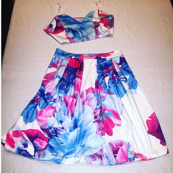 Dresses & Skirts - Two piece floral dress