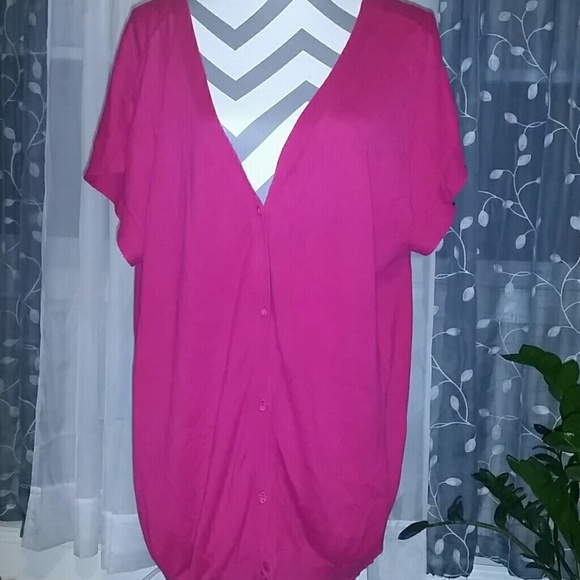 Short sleeve sweater