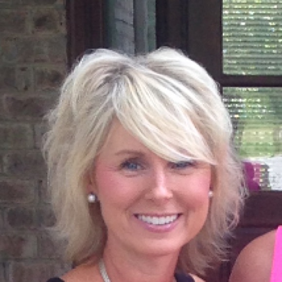 Meet your Posher, Lisa - Picture 1 of 1
