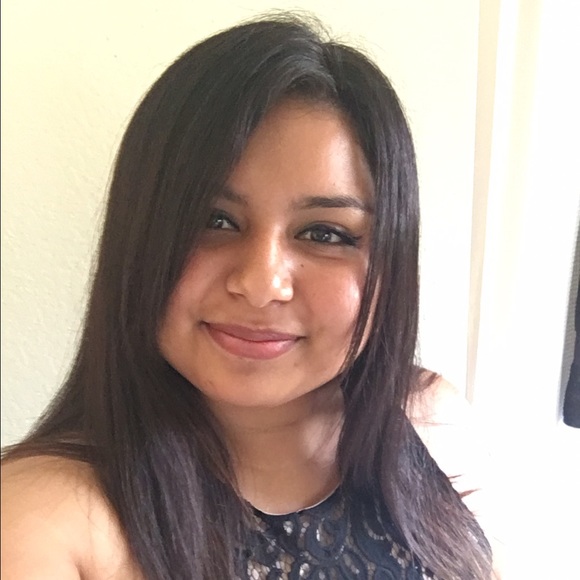 Meet your Posher, Cindy - Picture 2 of 4