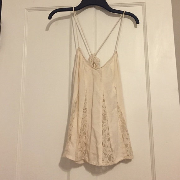 White lace detail AE top