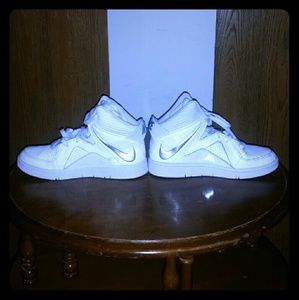 Women's Size 8 Nike 👟