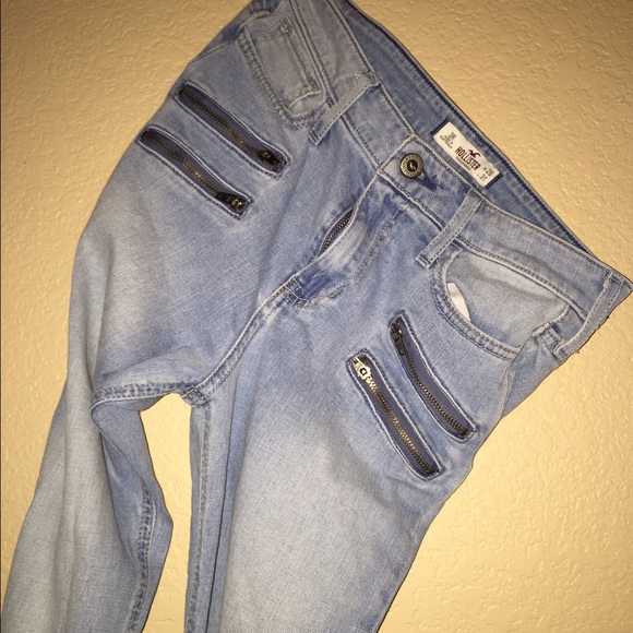 Hollister Mid Rise Jeans - Picture 1 of 3