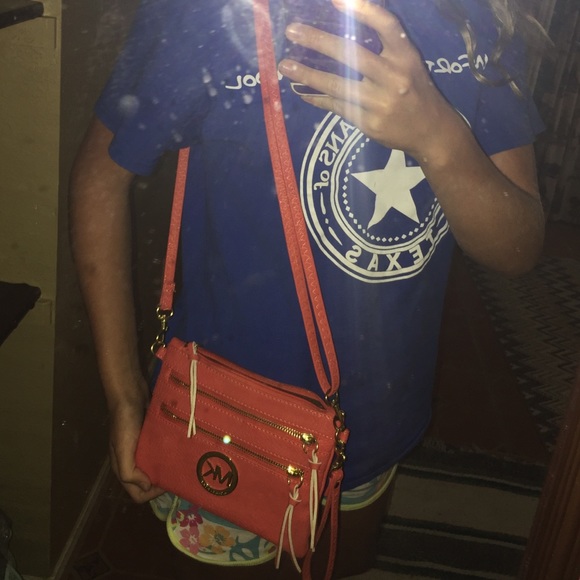 Michael Kors purse - Picture 4 of 4