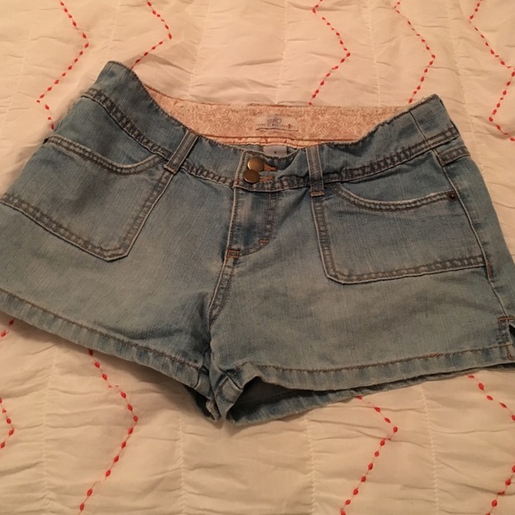 Blue jean short shorts