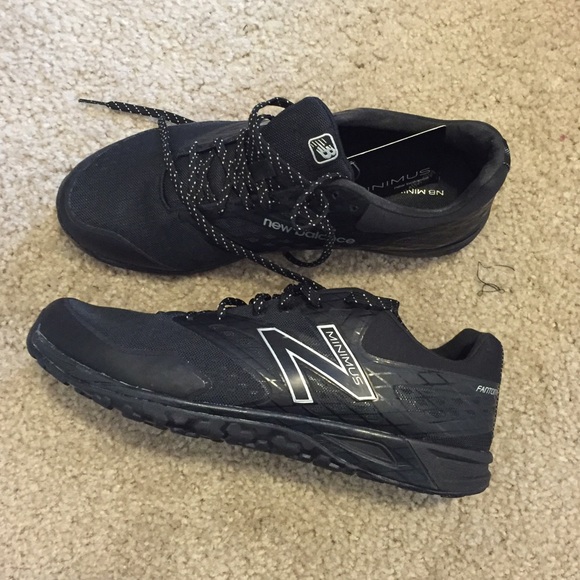 Last chance! NWT men's new balance Minimus shoes