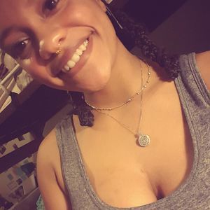 Meet your Posher, Lael