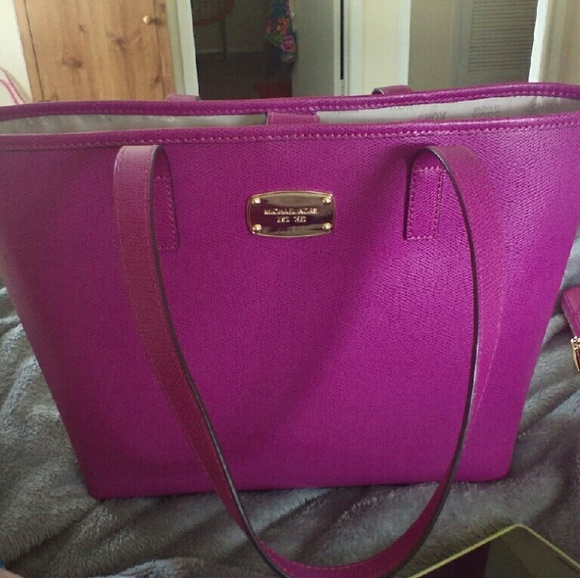 Michael Kors purse and wallet - Picture 2 of 3