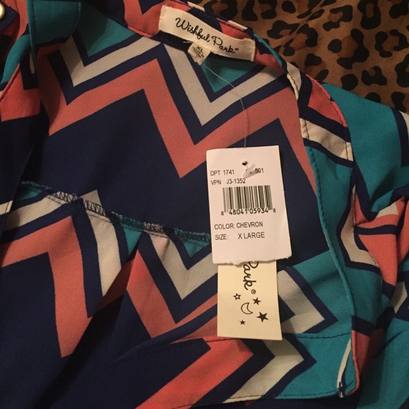 Cute shirt from wishful park ANY OFFER IS ACCEPTED - Picture 2 of 4