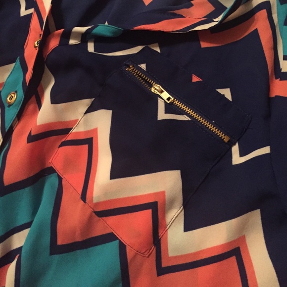 Cute shirt from wishful park ANY OFFER IS ACCEPTED - Picture 3 of 4