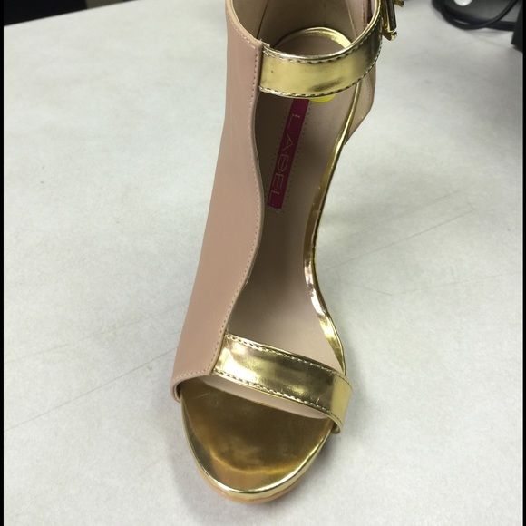 New Unique & Beautiful Tan and Gold Heel Sandals!! - Picture 2 of 2