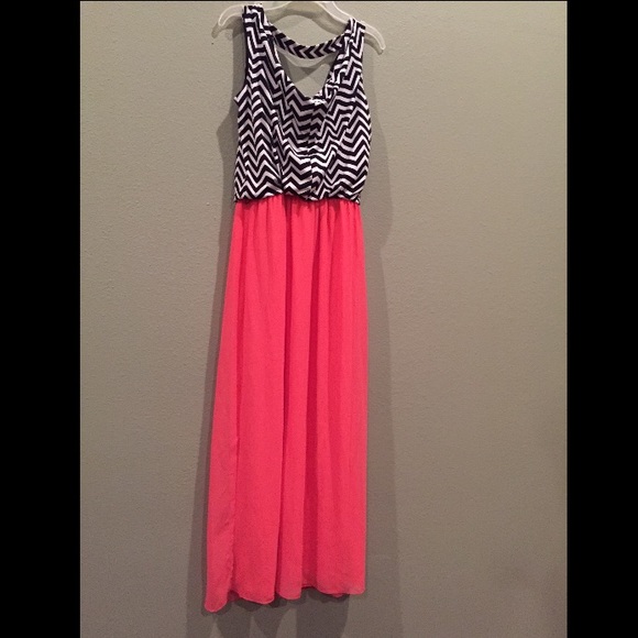 Vibrant Pink with Black and White Zig-Zag Pattern - Picture 1 of 1