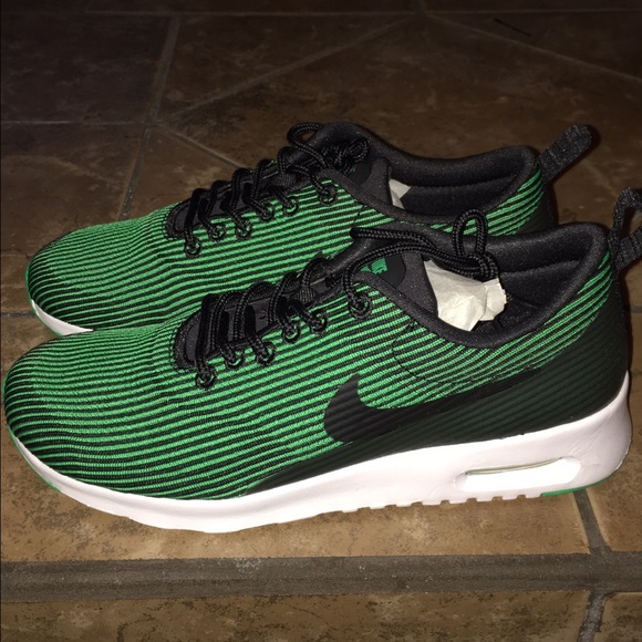 🎉🎉HP🎉🎉 Nike Thea Air Max Jacquard Sneakers - Picture 3 of 4