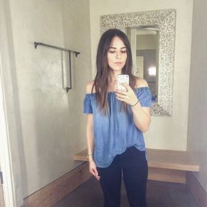 ✨Anthropologie chambray top✨