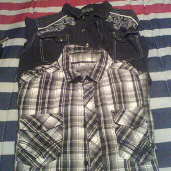 Mens 2 long sleeve button down shirts