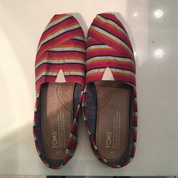 Toms Shoes