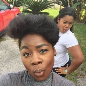 Meet your Posher, Nadia