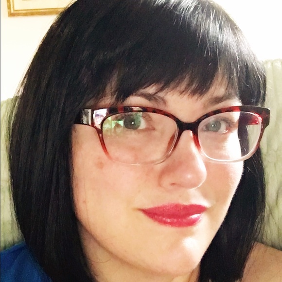 Meet your Posher, Karen - Picture 1 of 1