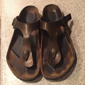 Birkenstock Gizeh in Golden Brown