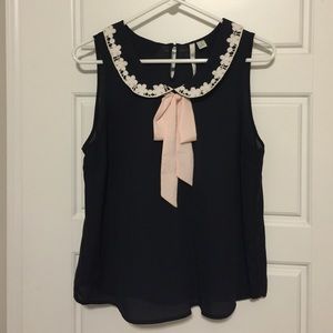 Darling Lauren Conrad sleeveless blouse