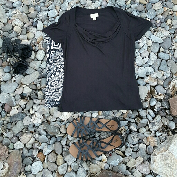 **SOLD**Ann Taylor Loft Swooping Black Dress Shirt - Picture 4 of 4