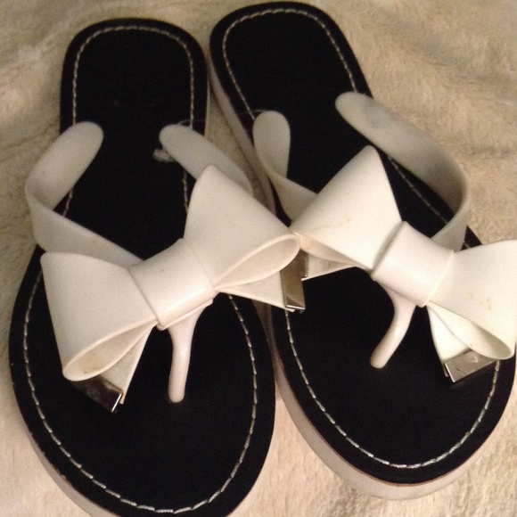 Vince Camuto Shoes - Vince Camutn. $$$$$$$$ 17