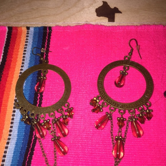 Jewelry - vintage style dangling earrings