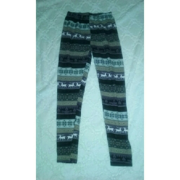 SOLD IN BUNDLE~ 'Tis the season for these leggings