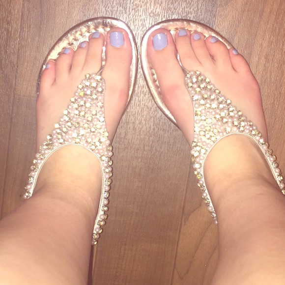 ✨ ONE DAY SALE ✨Gorgeous Sandals!