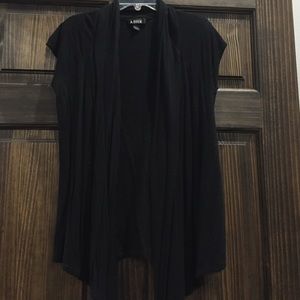 Short sleeve cardi