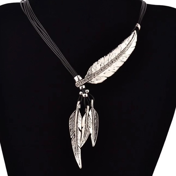 New Feather Pendant Statement Necklace Urban Black - Picture 2 of 3