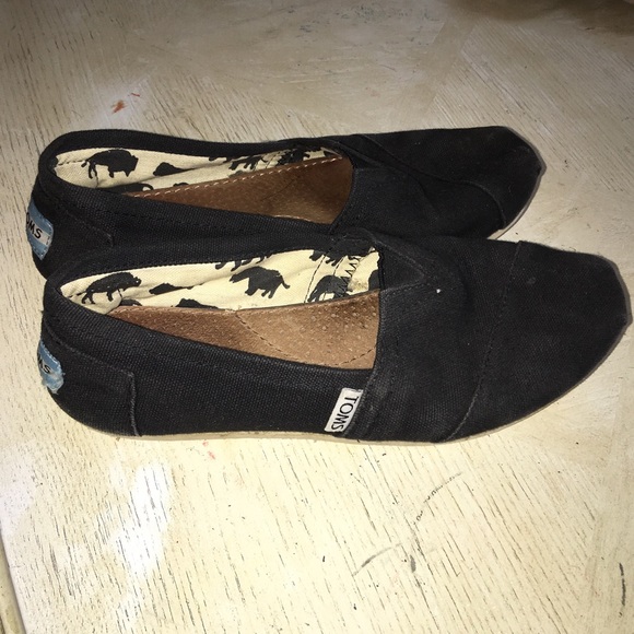 Toms - Picture 2 of 3